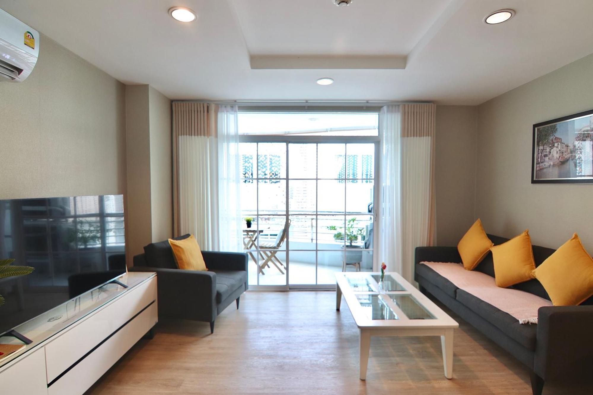 The Beach Bangsaen By Thanthita Next To Wonnapa Beach Free Disney Plus Exterior foto