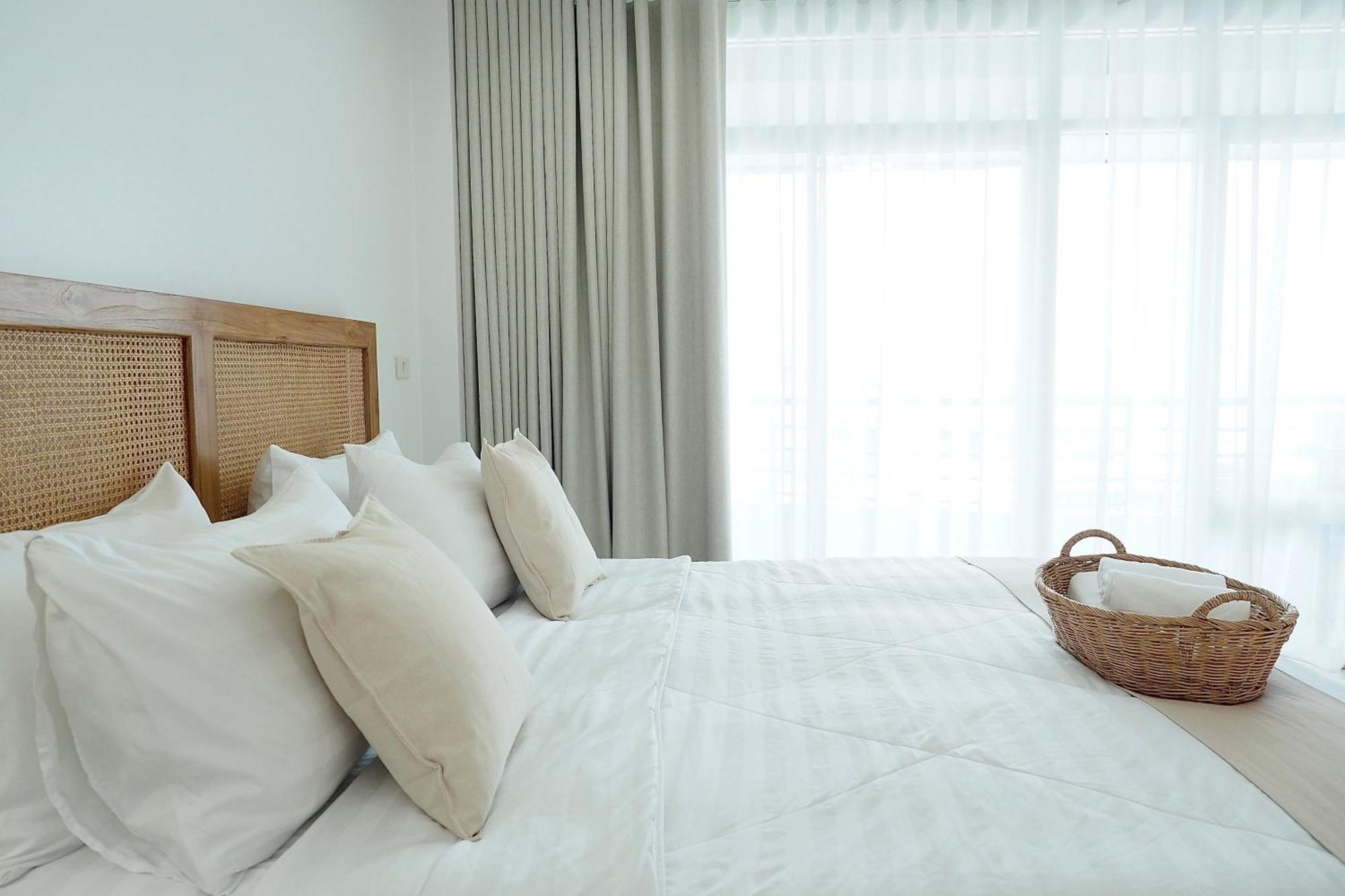 The Beach Bangsaen By Thanthita Next To Wonnapa Beach Free Disney Plus Exterior foto