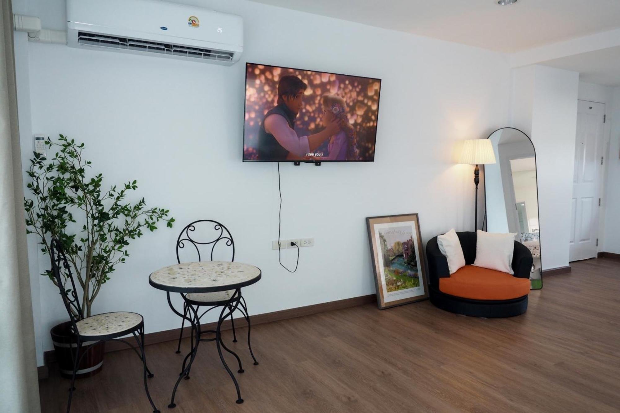 The Beach Bangsaen By Thanthita Next To Wonnapa Beach Free Disney Plus Exterior foto